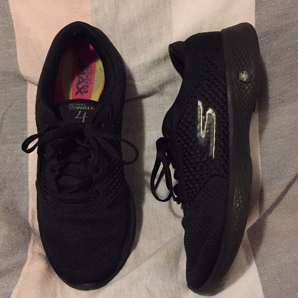 SALE😂Skechers Sneakers